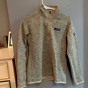 Small Patagonia half-zip sweatshirt